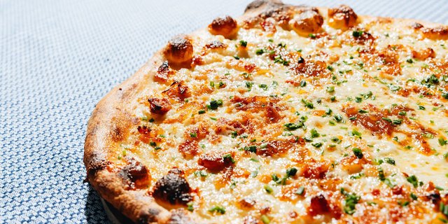 16" Pig & Leeks Pizza