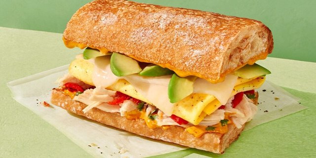 Chipotle Chicken, Egg & Avo Sandwich