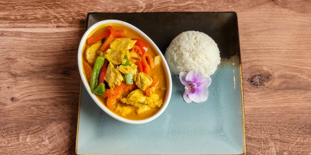 Yellow Curry Tray