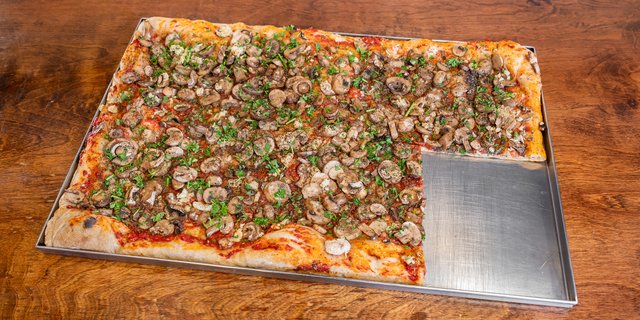 Vegan Mushroom Rosa Pizza