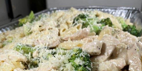 Alfredo Chicken, Penne & Broccoli