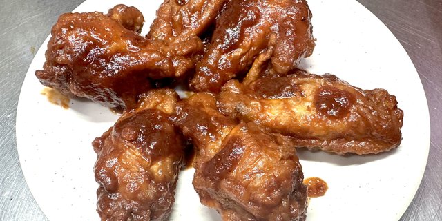 BBQ Deep Fried Chicken Wings