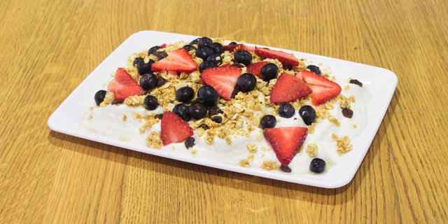 Greek Yogurt w/ Fresh Berries & Granola