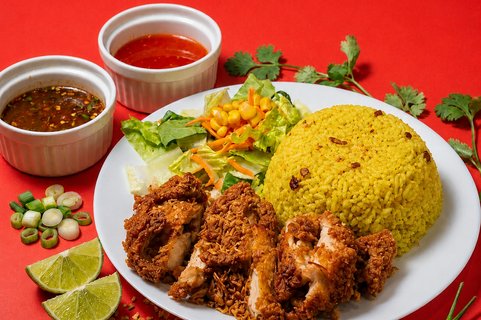 Hatyai Crispy Chicken Garlic Rice