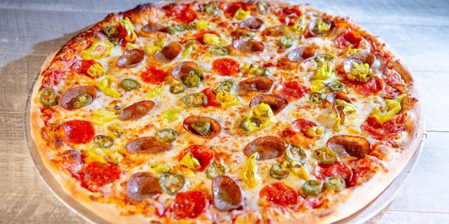 18" Summer of 2010 Pizza