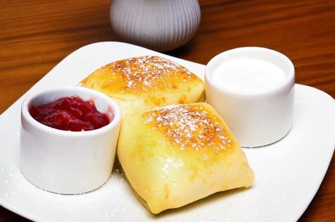 Leah's Cheese Blintzes