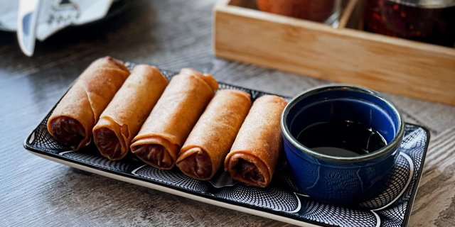 Shrimp & Pork Crispy Rolls