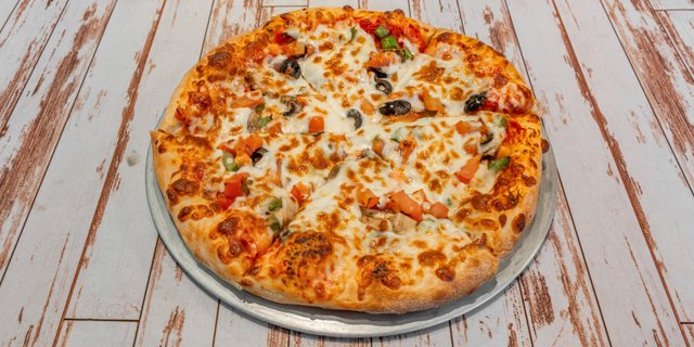 Classic Vegetarian Italian Pizza