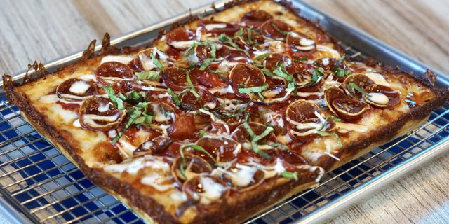 Small Notorious P.I.Z Pizza