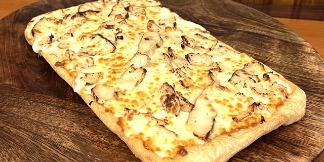 Chicken Alfredo Gluten-Free Pizza