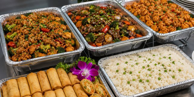 Deluxe Dinner Set Package For 10-30