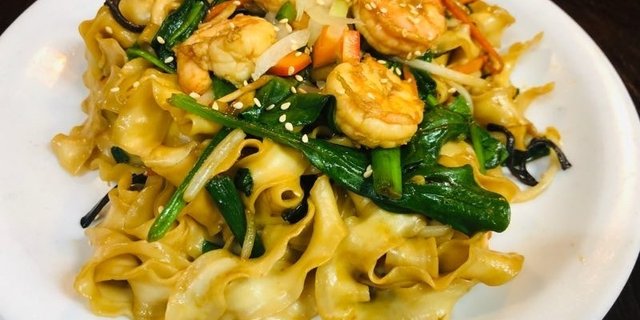 Shrimp Knife Cut Noodle Tray