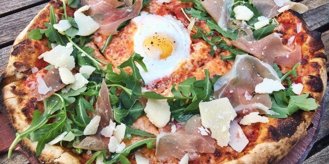 Prosciutto Arugula Pizza