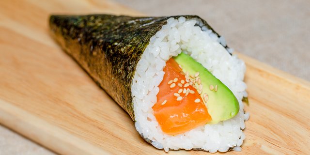 Salmon Avocado Hand Roll