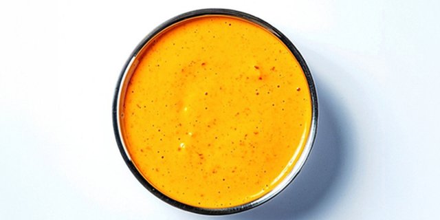 Creamy Sriracha Sauce Bottle