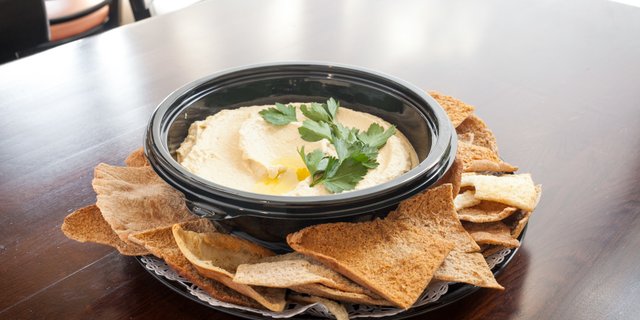 Hummus Bowl w/ Pita Chips