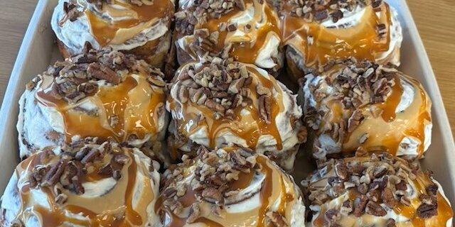 Caramel Pecan Classic Roll Tray