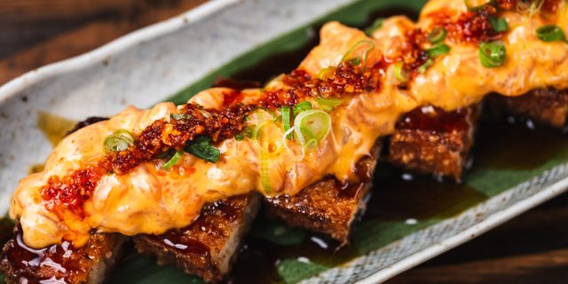 Crispy Rice w/ Spicy Salmon Tray