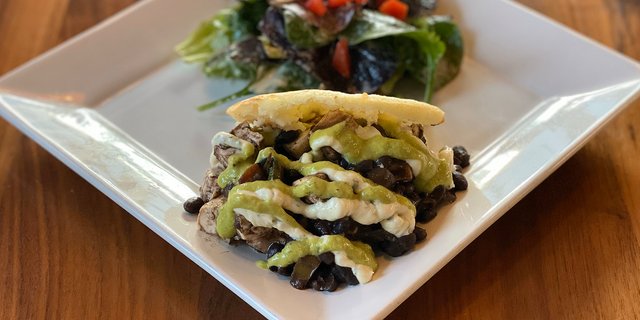 La Luna Arepa Box