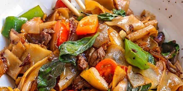 Drunken Noodles Tray