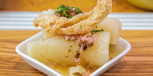 Boiled Yuca w/ Mojo
