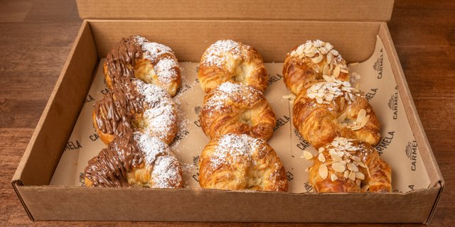Pistachio Croissants