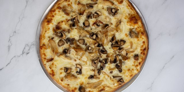Chicken Alfredo Pizza