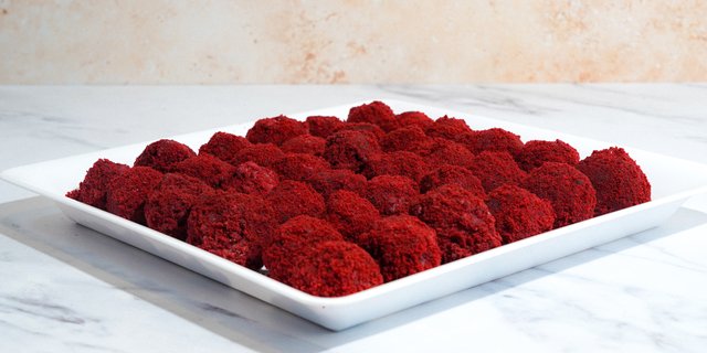 Red Velvet Truffles Platter