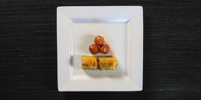 Mixed Baklava & Bamieh