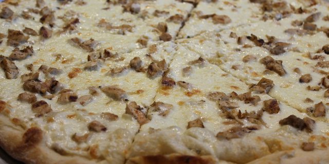 Chicken Alfredo Pizza