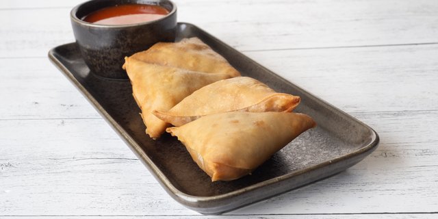 Vegetarian Burmese Samosas