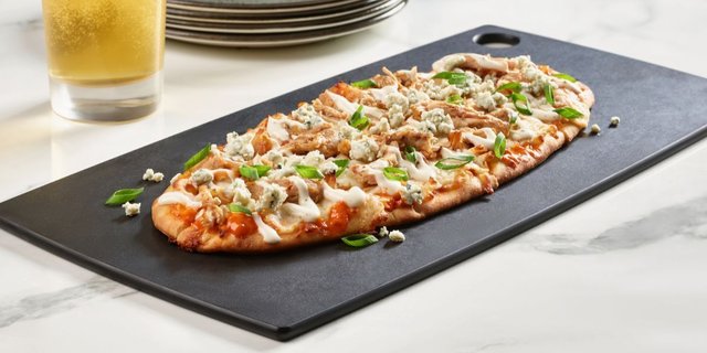 Buffalo Chicken Flatbread
