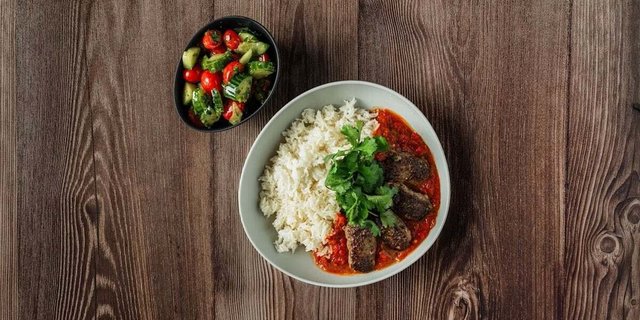 Ktzitzot Adom