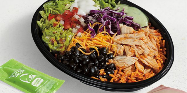 Cantina Chicken Bowl & Cinnamon Twist Combo