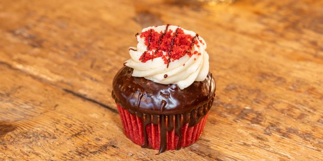 Red Velvet Lava Cupcake