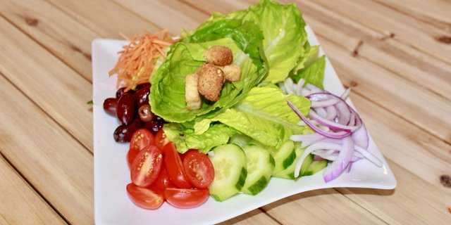 Classic Signature Earthy Salad