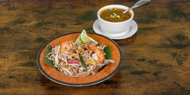 Lil’ Pad Thai Boxed Lunch