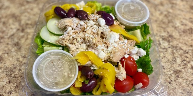 Mediterranean Salad With Chicken