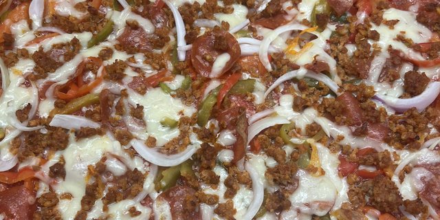 Robusta w/ Pepperoni, Sausage, Peppers & Onions