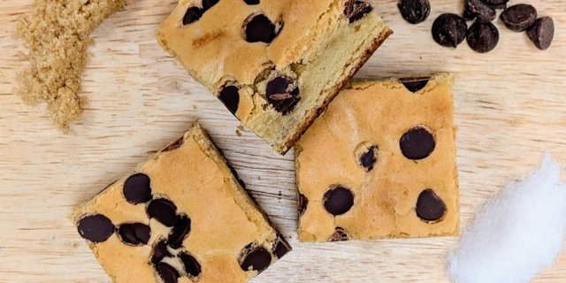 Chocolate Chip Blondie