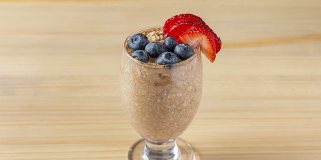Almond Milk Overnight Oats Cup (Dairy-Free)