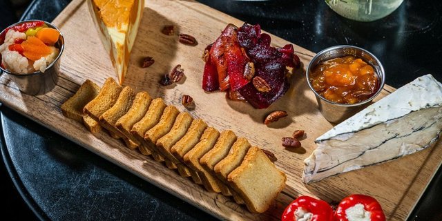 Cheese & Charcuterie Grazing Platters