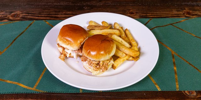 BBQ Shredded Chicken Sliders