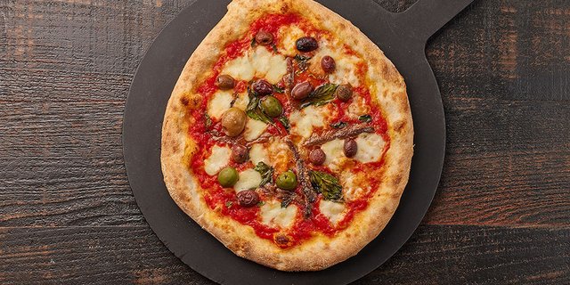IL Maestro's Puttanesca Pizza