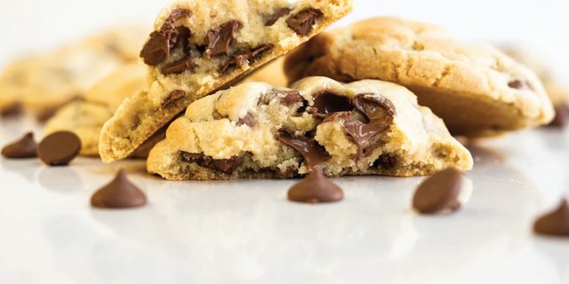 Chocolate Chip Crave-Lit Cookies