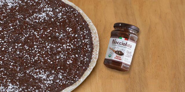 Vegan Hazelnut Chocolate Pizza