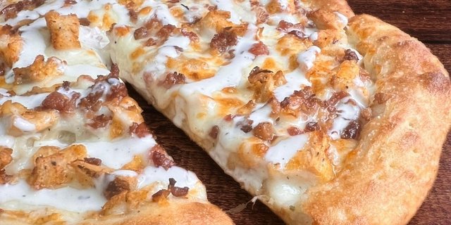 Chicken Bacon Ranch Hand-Tossed Pizza