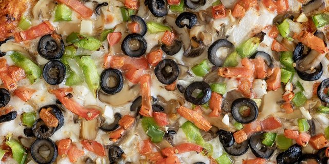 Veggie Cauliflower Crust Pizza
