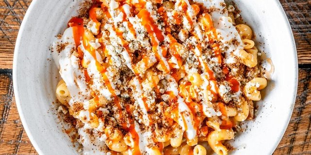 Spicy Buffalo Chicken Mac N’ Cheese Bowl