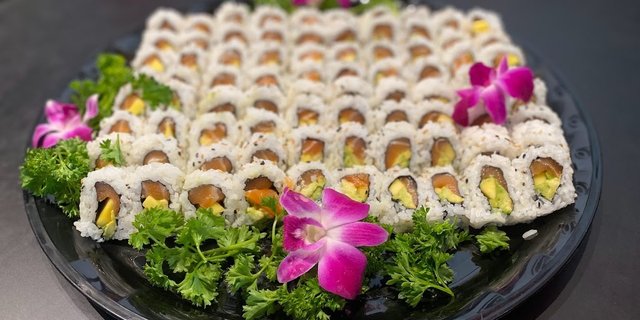 80-Piece Salmon-Mango Roll Platter